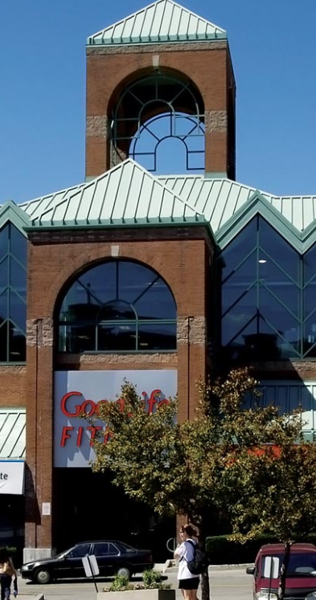 GoodLife Fitness Centre Tower and partial view of the entrance to the centre