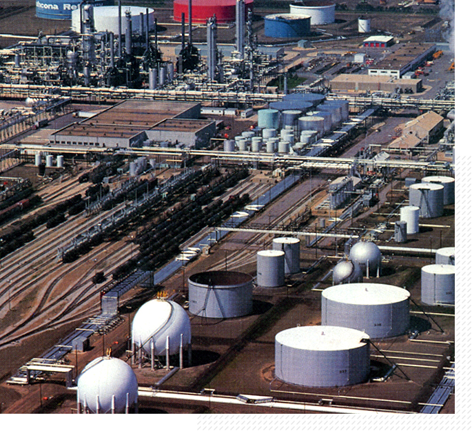 Syncrude's oilsands operations building