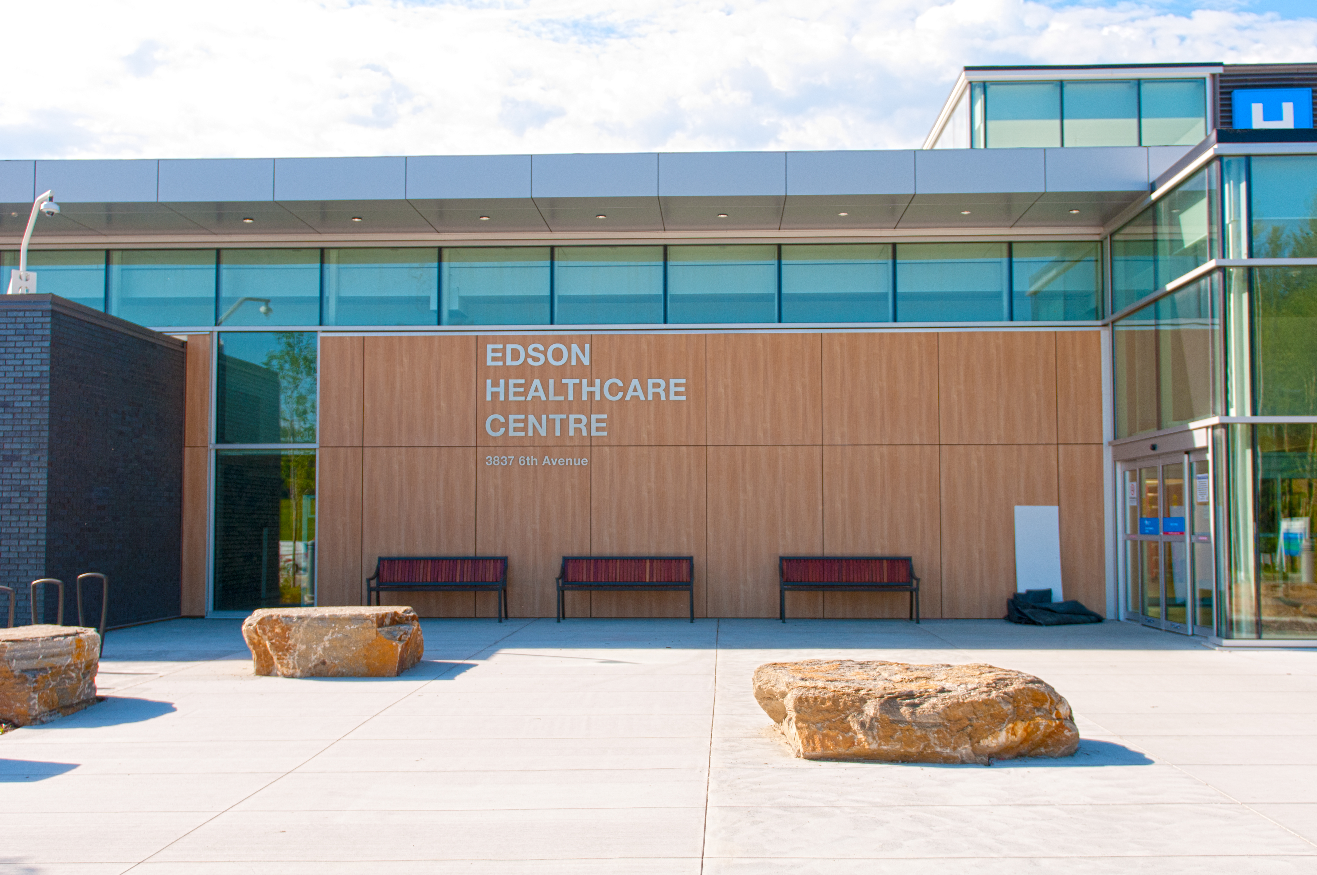 Exterior of Edson Healthcare Centre