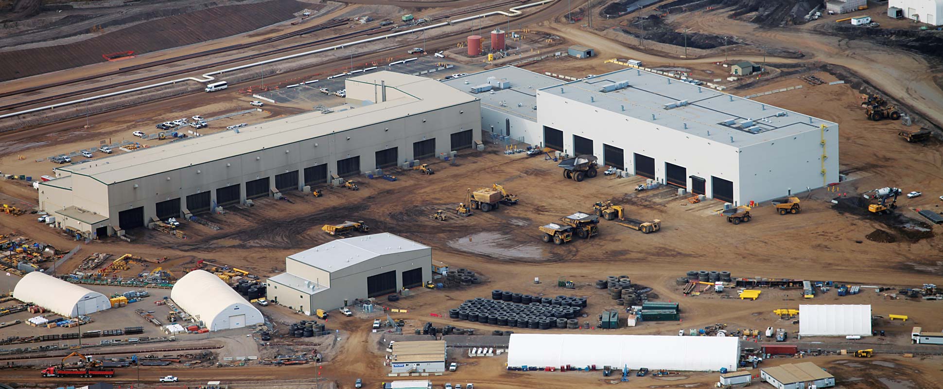 Aerial view of the Shell Muskeg River Mine Services Building under construction