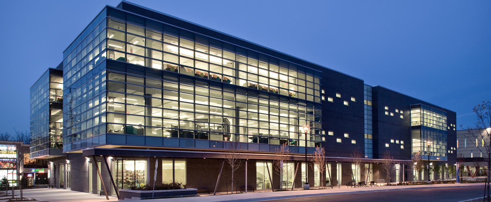 Sheridan College Centre for Social Innovation & Davis Welcome Centre exterior at night