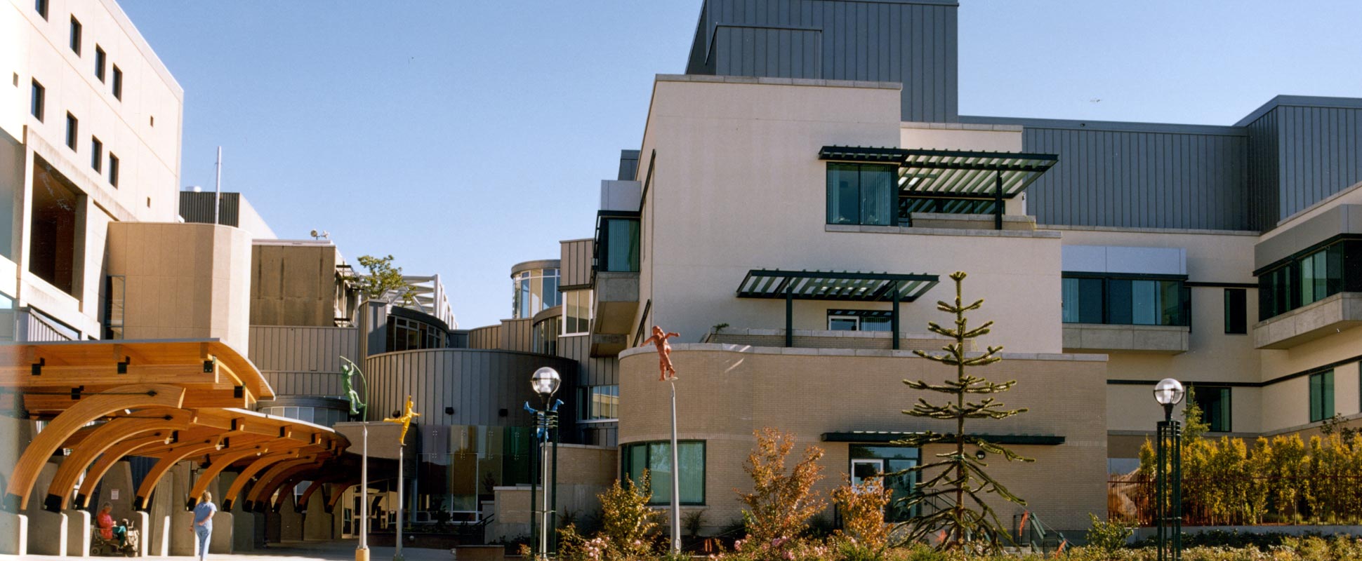 Surrey Memorial Hospital exterior 